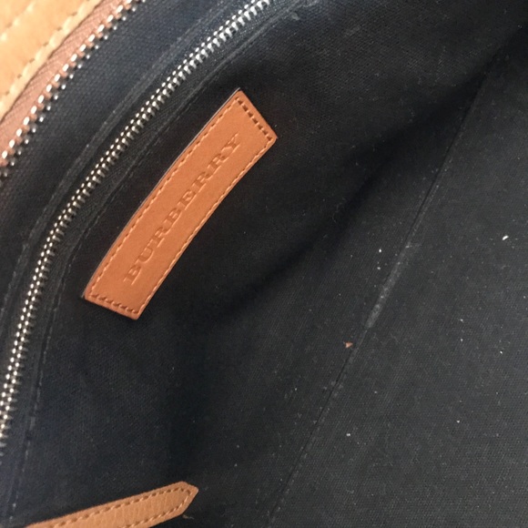 Burberry purse - Picture 5 of 6